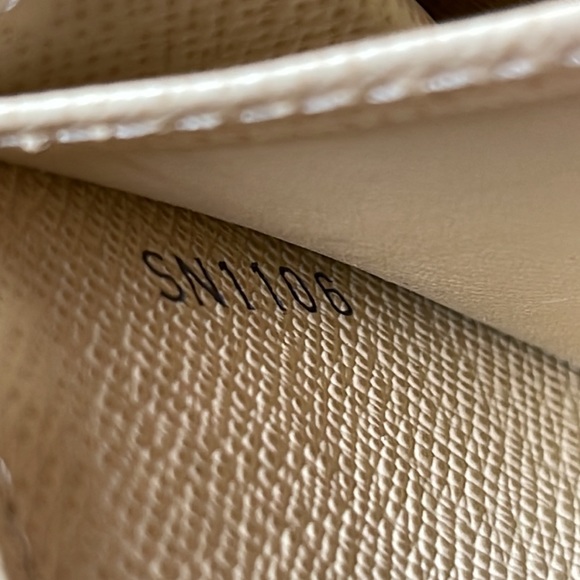 Louis Vuitton Zippy Coin Purse in Damier Azur - Picture 13 of 13